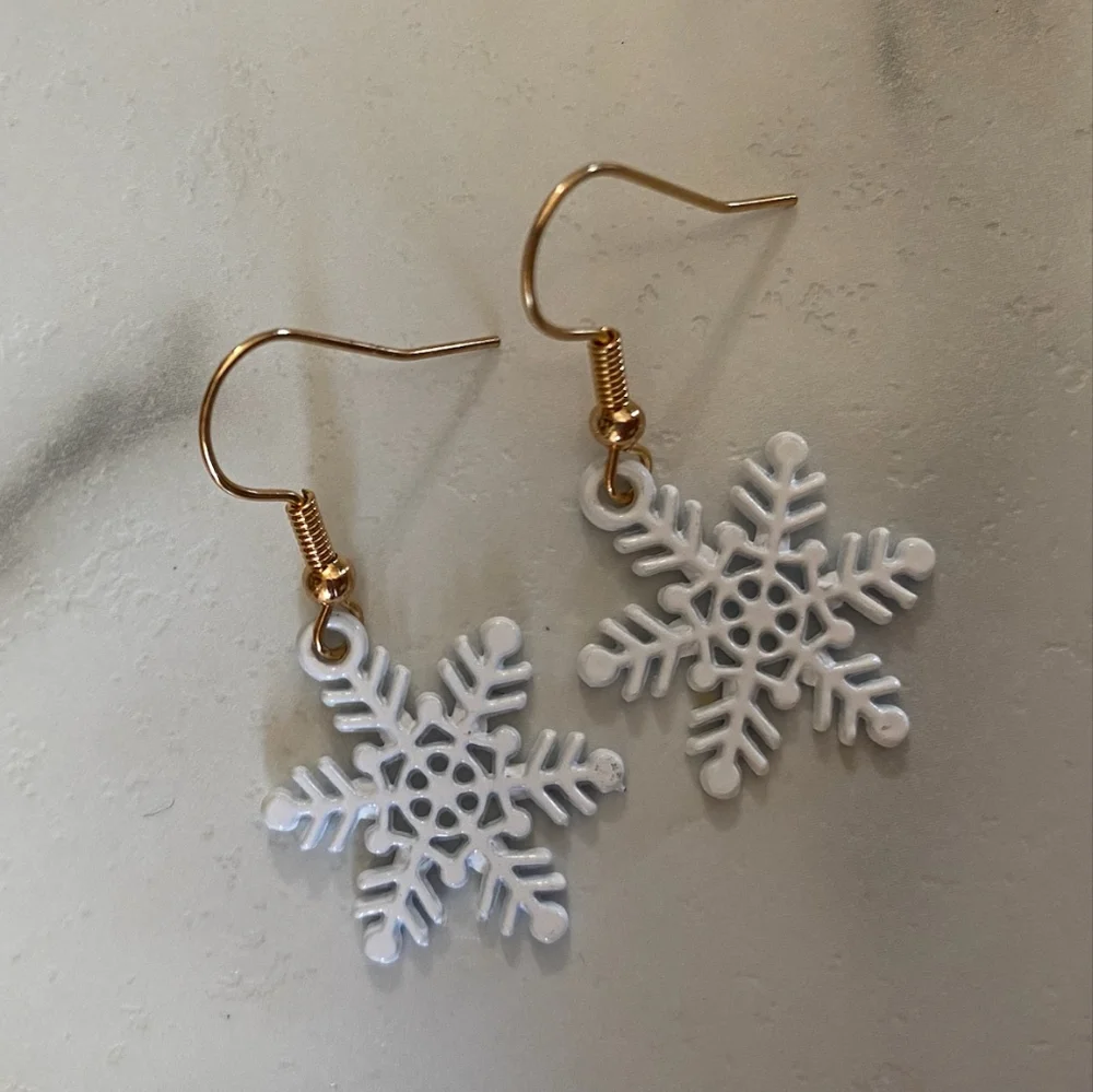 Snowflake Dangle Earrings